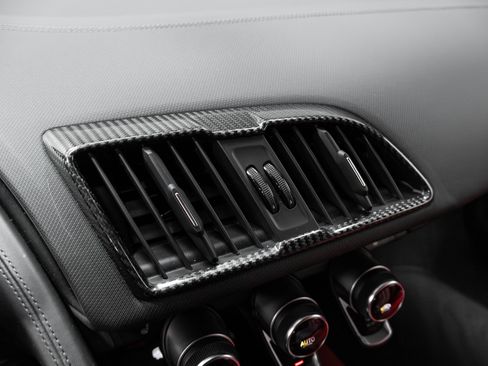 Used 2018 Audi R8 V10 w/ Premium Package image 73