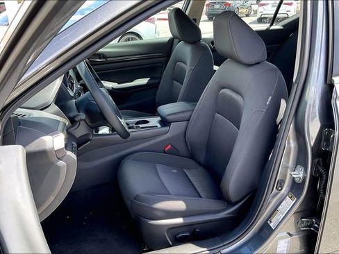 New 2026 Nissan Altima 2.5 SV image 7