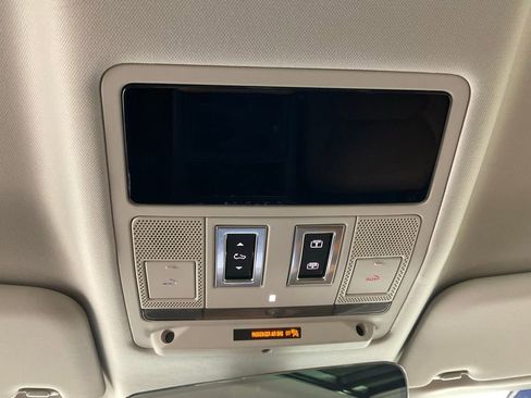 Used 2024 Land Rover Defender 130 S image 22