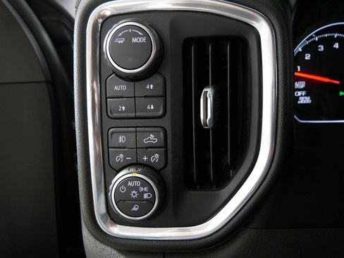 Used 2020 Chevrolet Silverado 1500 RST image 26