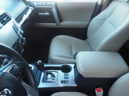 Used 2022 Toyota 4Runner Limited image 9