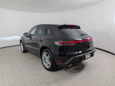 Certified 2025 Porsche Macan AWD/4WD image 3