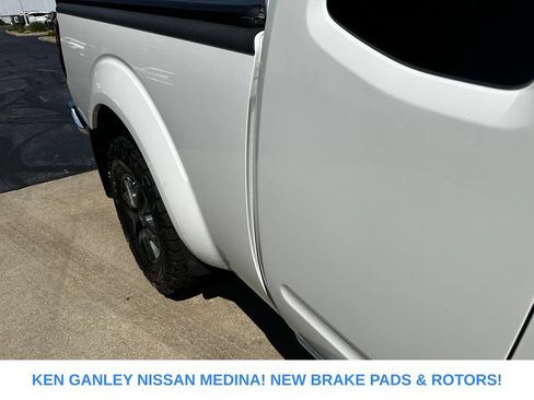 Used 2018 Nissan Frontier SV w/ Value Truck Package AWD/4WD image 12