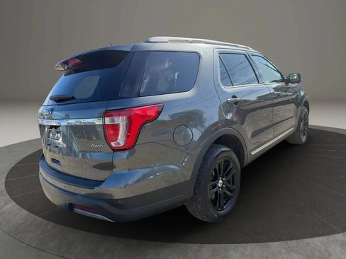 Used 2019 Ford Explorer XLT w/ Equipment Group 201A AWD/4WD image 5