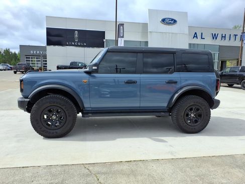 Used 2025 Ford Bronco Badlands image 2