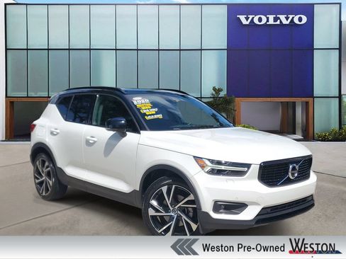 Used 2020 Volvo XC40 T5 R-Design AWD/4WD image 1
