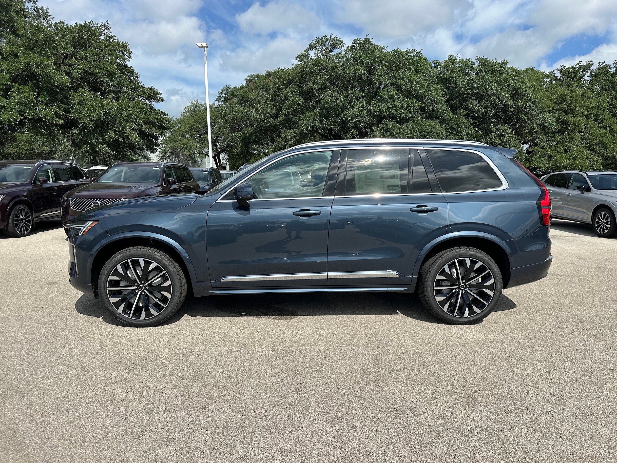 Used 2026 Volvo XC90 B6 Core AWD/4WD image 3