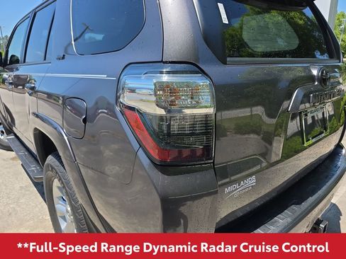 Used 2022 Toyota 4Runner SR5 Premium w/ Moonroof Package RWD image 8