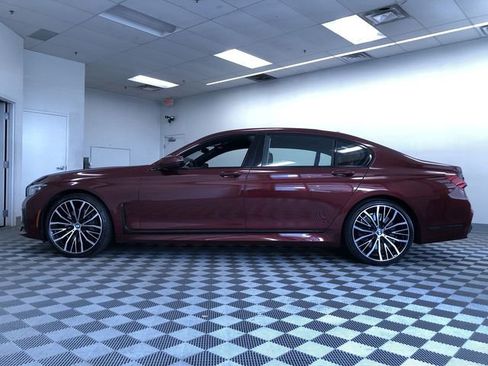 Used 2022 BMW 750i xDrive w/ Luxury Rear Seating Package AWD/4WD image 13