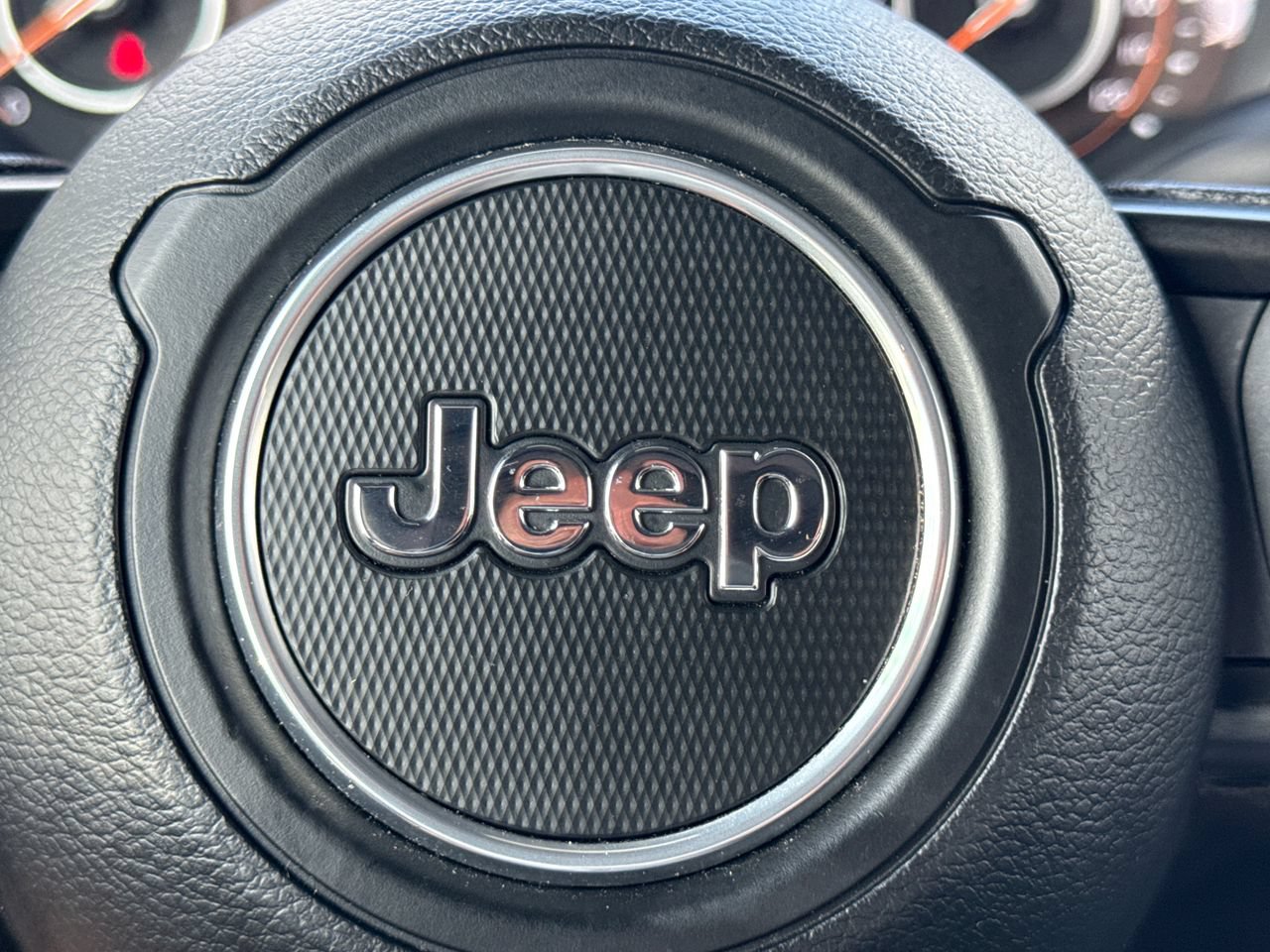 Certified 2025 Jeep Gladiator Sport AWD/4WD image 27