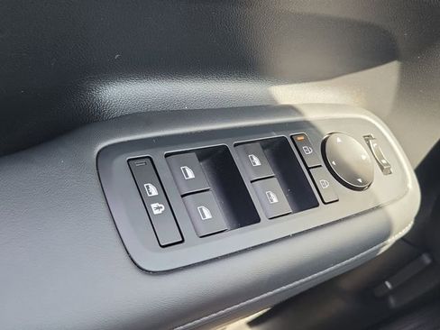 Certified 2025 Hyundai Santa Fe SEL FWD image 17