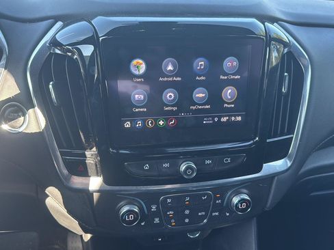 Used 2023 Chevrolet Traverse LT FWD image 13