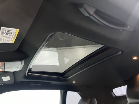 Used 2016 Dodge Challenger R/T Scat Pack w/ Leather Interior Group image 12