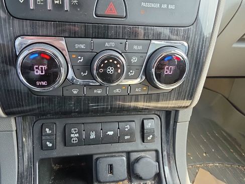 Certified 2016 Chevrolet Traverse LT FWD image 8