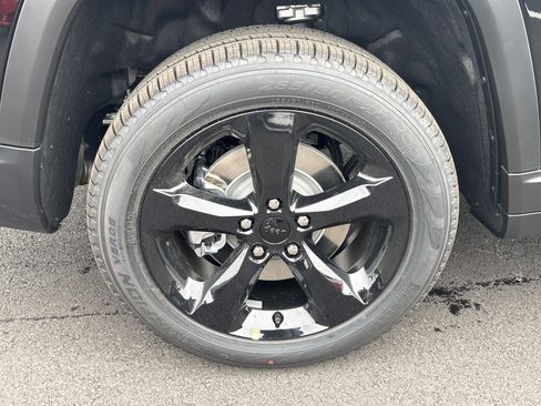 New 2025 Jeep Grand Cherokee L Limited w/ Black Appearance Package image 7