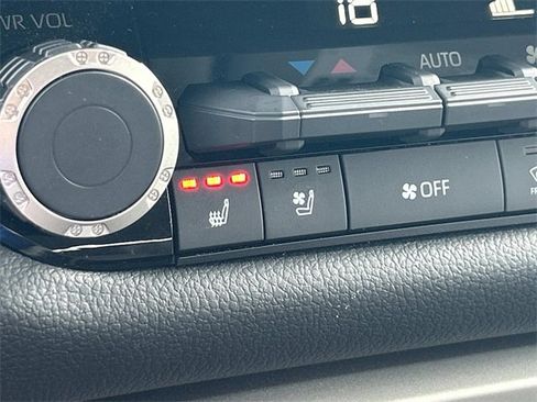 Used 2024 Toyota Tundra Limited image 27