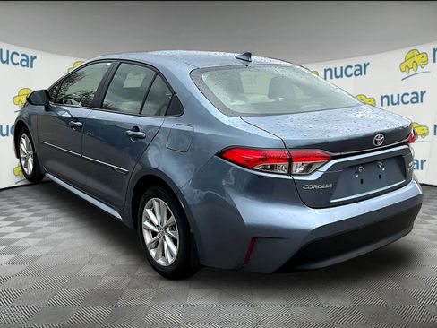 Used 2023 Toyota Corolla LE w/ LE Convenience Package image 3