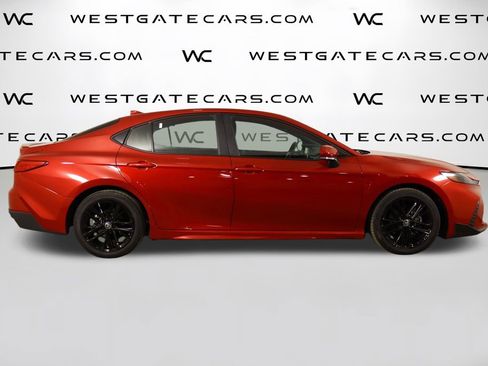 Used 2025 Toyota Camry SE image 47