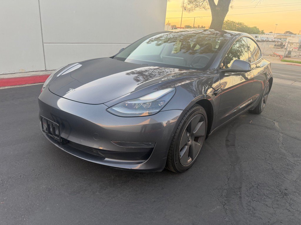 Used 2021 Tesla Model 3 Standard Range RWD image 1