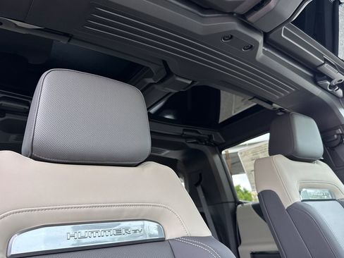 New 2026 GMC Hummer EV SUV image 18