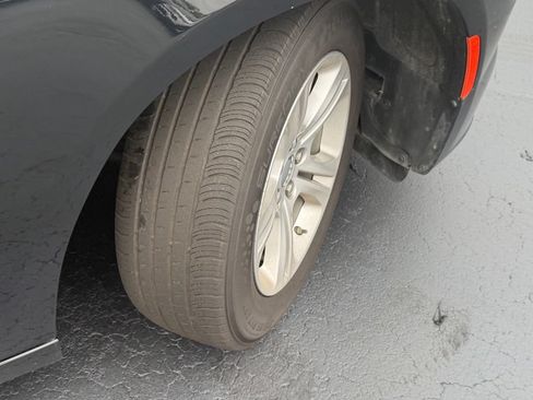 Used 2023 Dodge Charger SXT RWD image 3