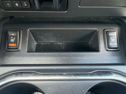 Used 2021 Nissan Titan SV w/ SV Convenience Package AWD/4WD image 40