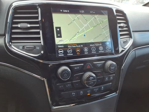 Used 2019 Jeep Grand Cherokee Limited image 34