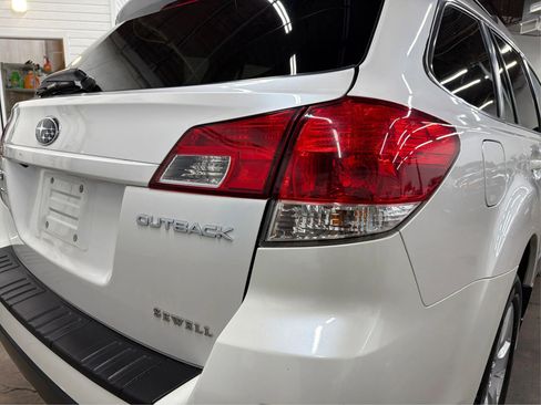 Used 2011 Subaru Outback 2.5i Limited AWD/4WD image 50