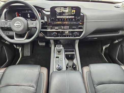 Used 2023 Nissan Pathfinder Platinum w/ Cargo Package AWD/4WD image 12