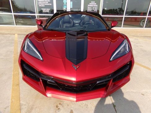 Used 2024 Chevrolet Corvette Z06 RWD image 2