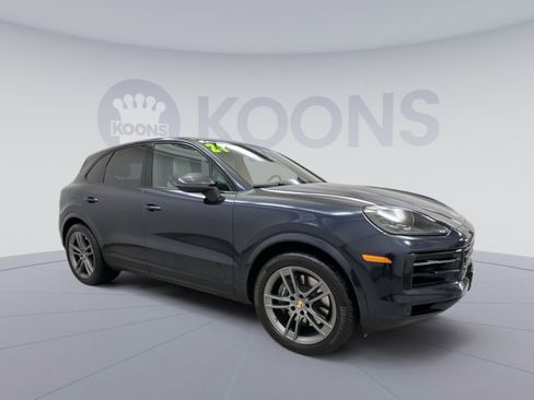 Used 2024 Porsche Cayenne Base image 7