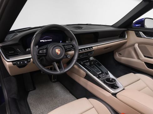 Certified 2025 Porsche 911 Carrera RWD image 4
