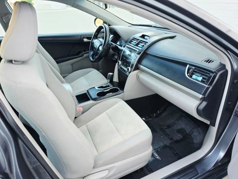 Used 2012 Toyota Camry FWD image 11