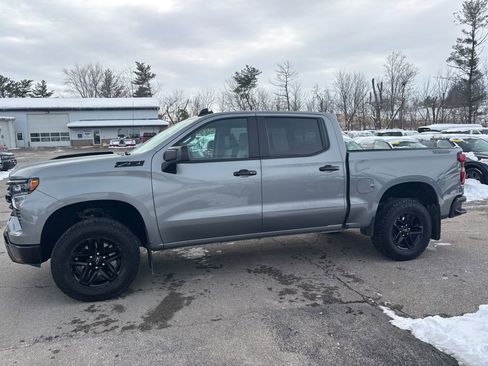 Used 2024 Chevrolet Silverado 1500 LT Trail Boss w/ Convenience Package II AWD/4WD image 8