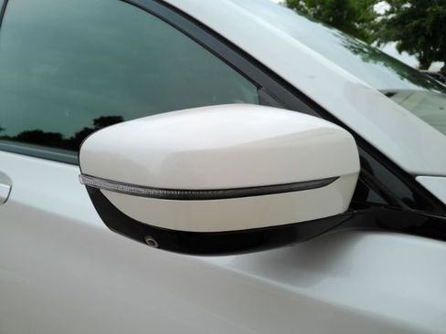 Used 2019 BMW 750i w/ Executive Package RWD image 24
