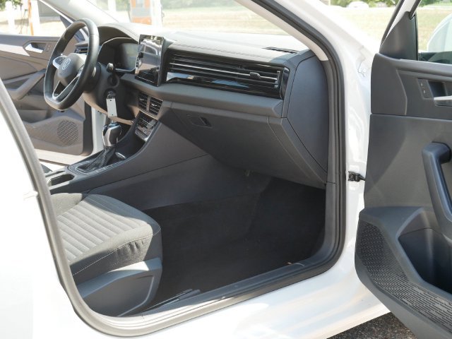 Certified 2025 Volkswagen Jetta S FWD image 20