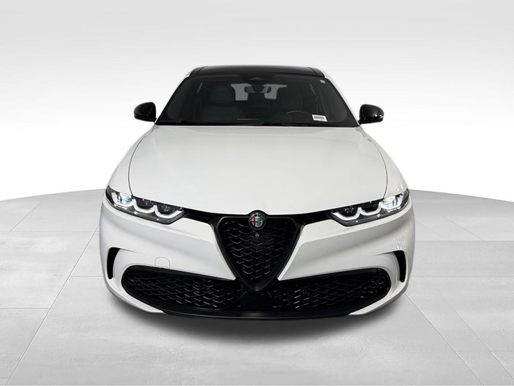 Used 2024 Alfa Romeo Tonale Veloce AWD/4WD image 3