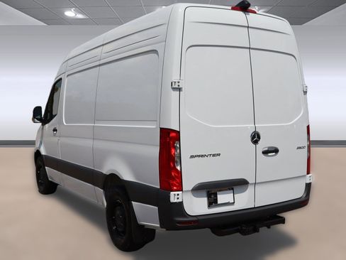 Used 2025 Mercedes-Benz Sprinter 2500 image 3