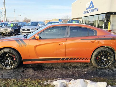 Used 2011 Dodge Charger R/T image 3