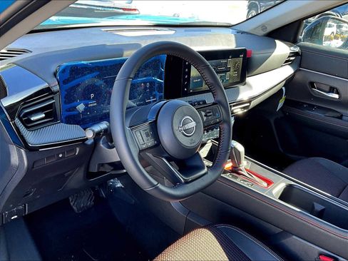 New 2025 Nissan Kicks SR w/ Illumination Package image 9
