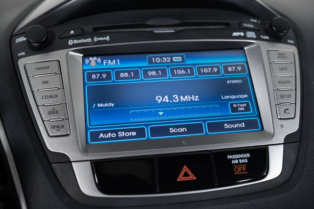 Used 2010 Hyundai Tucson Limited w/ Premium Pkg 4 FWD image 31