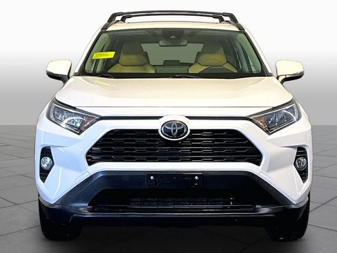 Used 2019 Toyota RAV4 XLE Premium AWD/4WD image 4