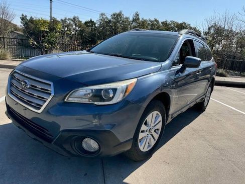 Used 2017 Subaru Outback 2.5i Premium image 2