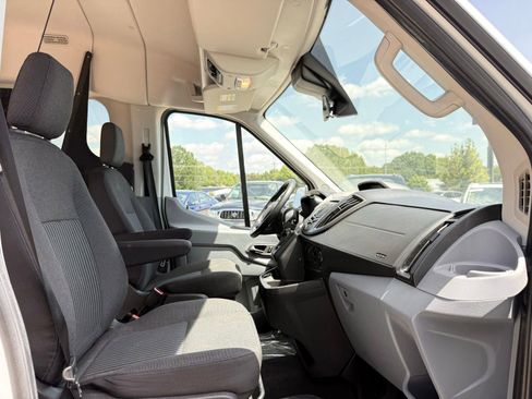 Used 2018 Ford Transit 150 XLT RWD image 22