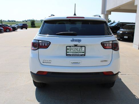 Used 2022 Jeep Compass Latitude AWD/4WD image 8