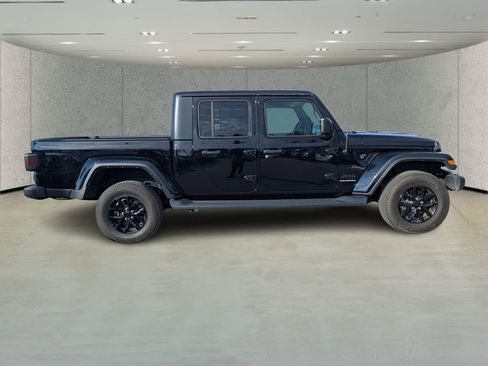 Used 2023 Jeep Gladiator Sport image 2