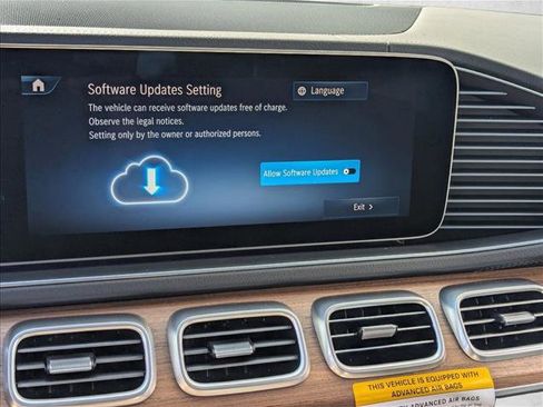 New 2026 Mercedes-Benz GLS 580 4MATIC image 11