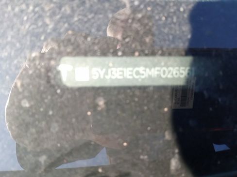 Used 2021 Tesla Model 3 Performance image 4