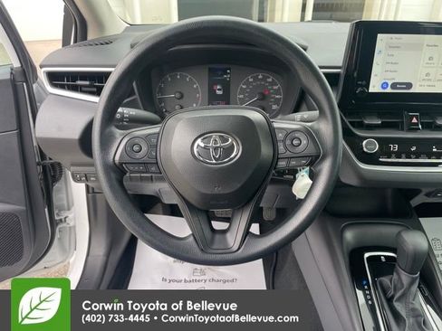 Used 2025 Toyota Corolla LE image 13