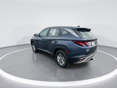 Certified 2025 Hyundai Tucson SE image 6